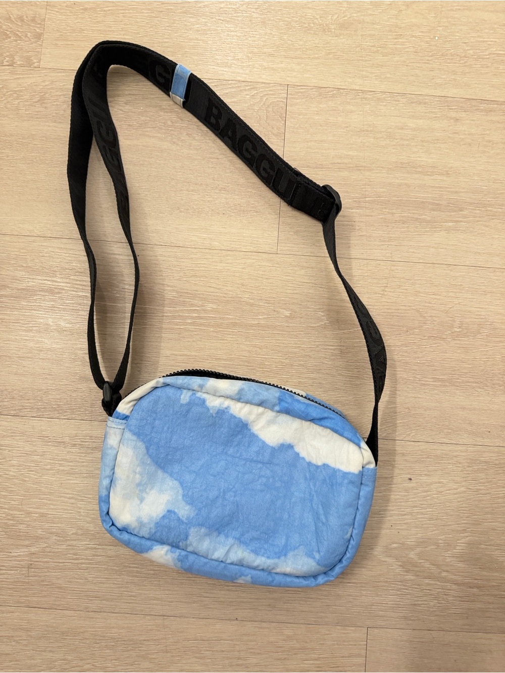 Baggu Clouds Camera Bag EUC - Picture 4 of 4